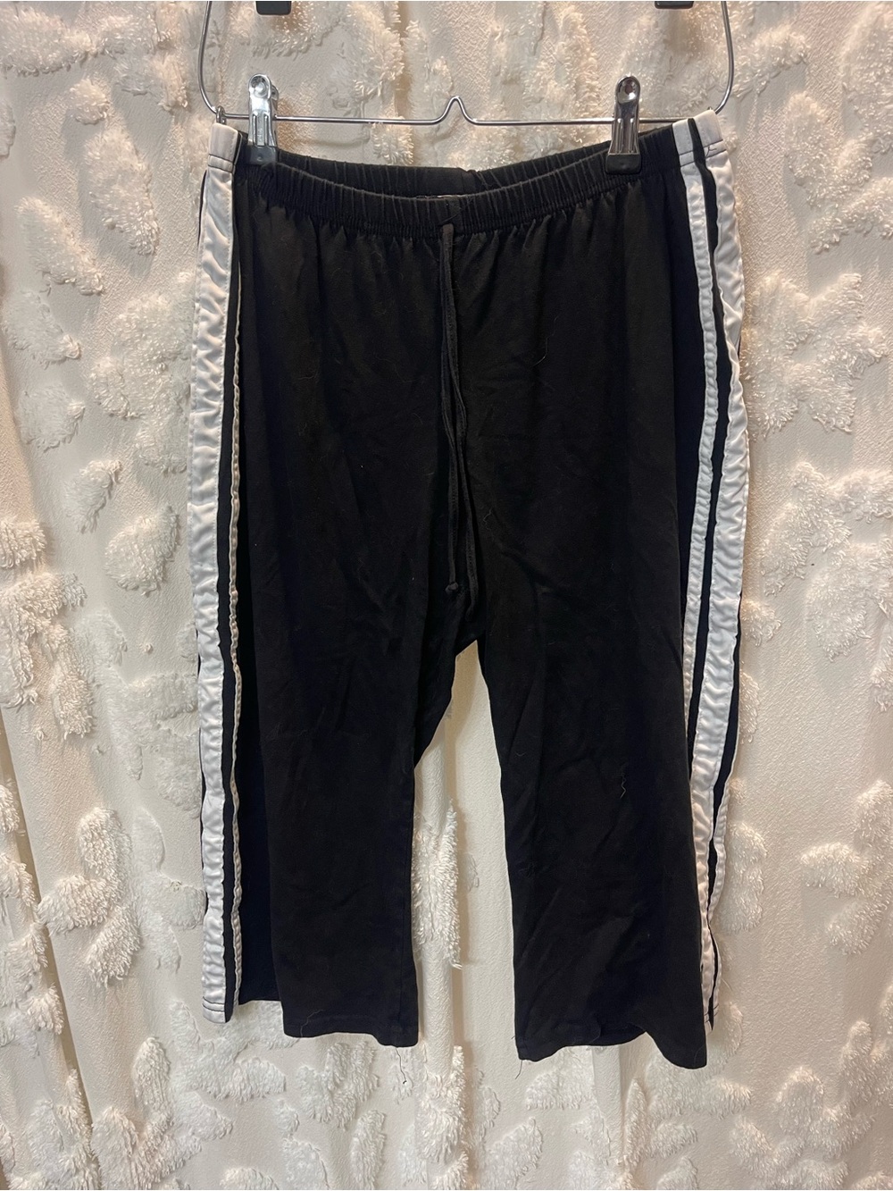 Y2K Fame 4 Fifteen black cotton capris